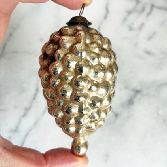 Vintage Kugel-Style Grape Cluster Silver Glass Christmas Tree Ornament 3" - Picture 3 of 11